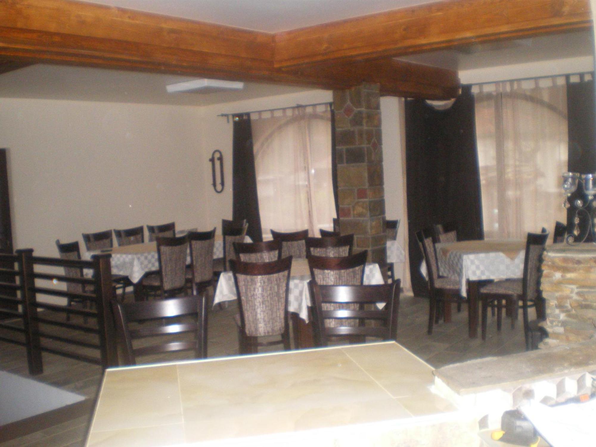 Family Hotel Balkana Apriltsi  Extérieur photo