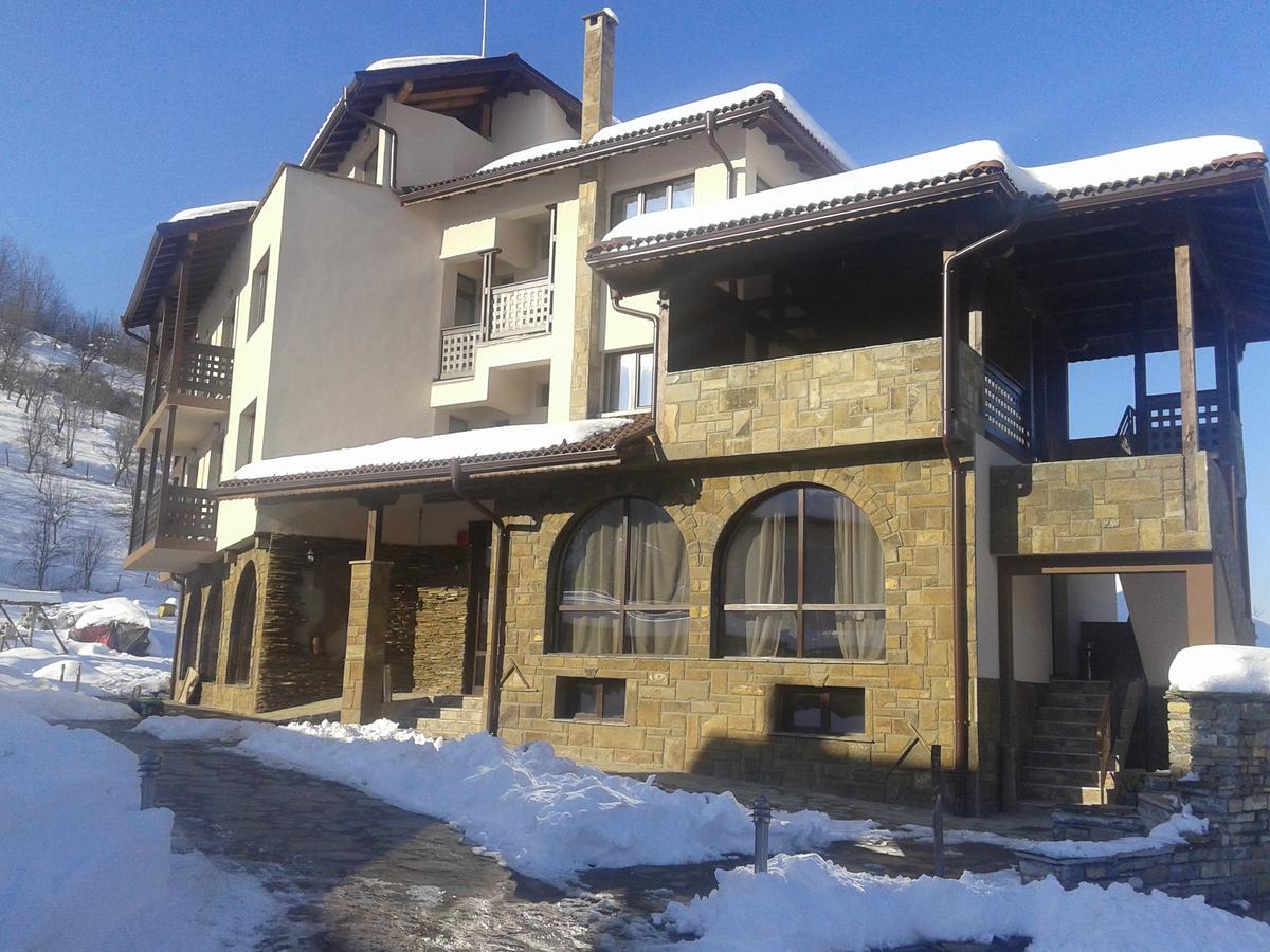 Family Hotel Balkana Apriltsi  Extérieur photo
