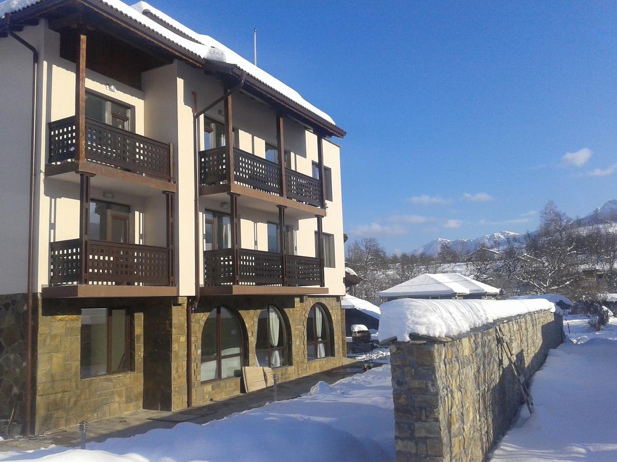Family Hotel Balkana Apriltsi  Extérieur photo