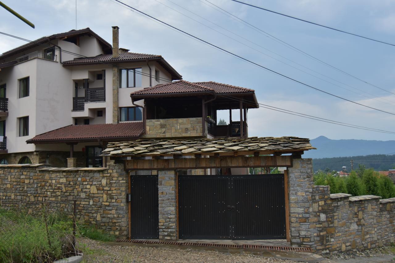 Family Hotel Balkana Apriltsi  Extérieur photo