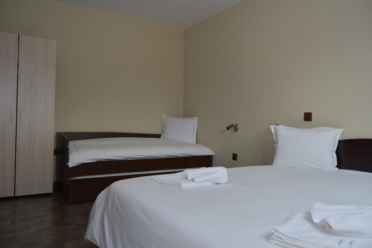 Family Hotel Balkana Apriltsi  Extérieur photo