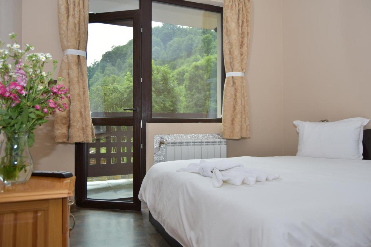 Family Hotel Balkana Apriltsi  Extérieur photo