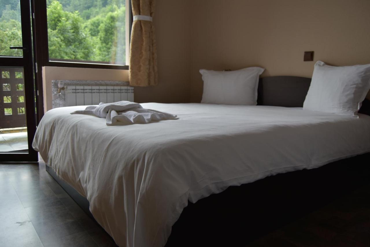 Family Hotel Balkana Apriltsi  Extérieur photo
